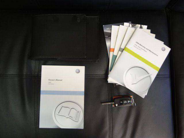 2011 Volkswagen Jetta 4dr Sedan 6A